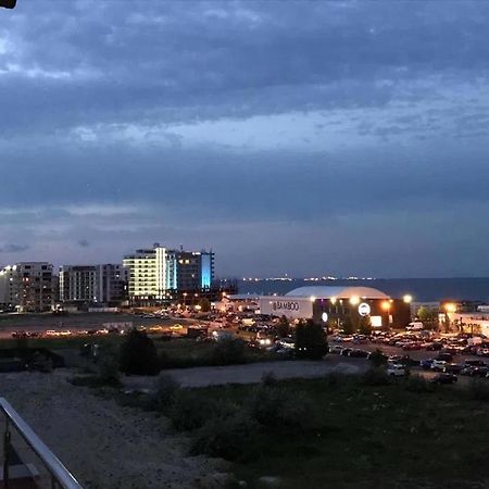 Ferienwohnung Monalissa Summerland Mamaia Exterior foto
